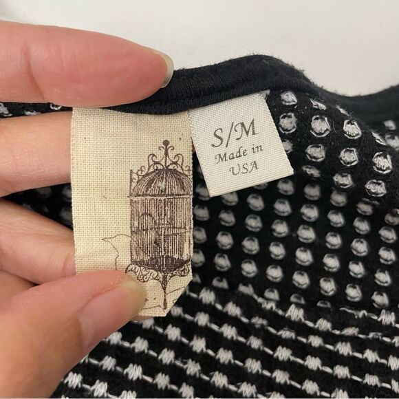 Francesca’s Black white checkered cocoon knit blouse/ layering top small/ medium - Picture 7 of 9